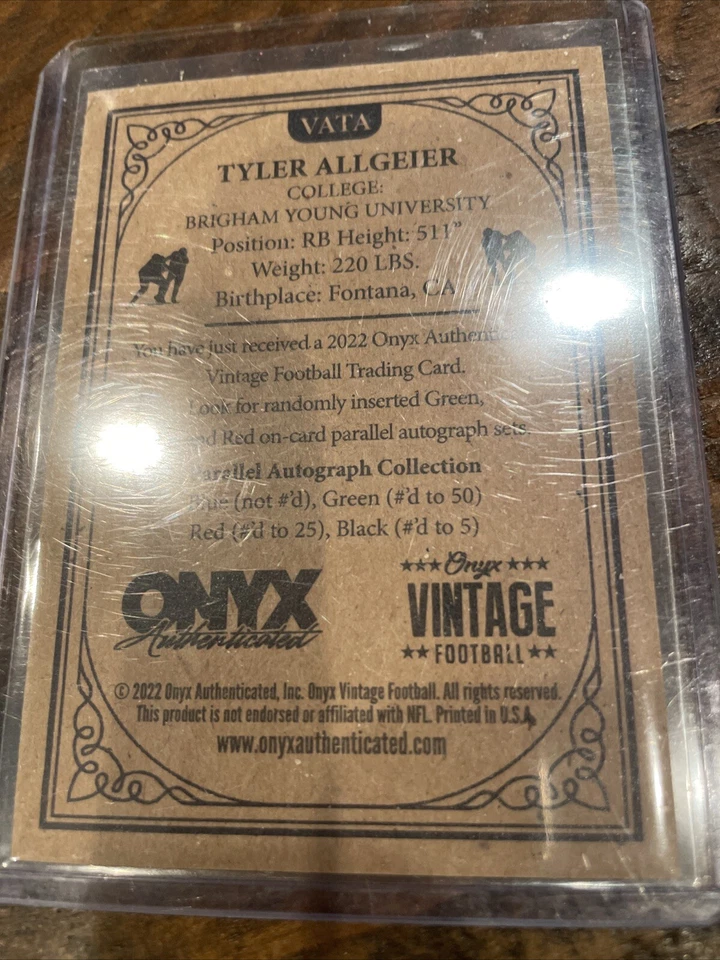 2022 Onyx Vintage - Green Signatures #VATA Tyler Allgeier (AU, RC) - Image 2 of 2