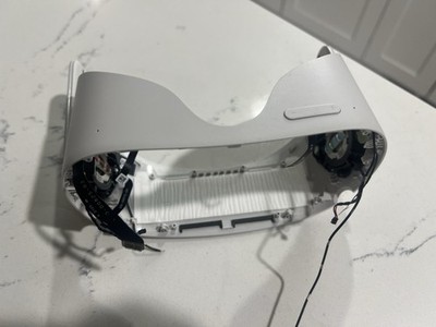 Meta Oculus Quest 2 Standalone VR Headset (for parts only)