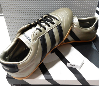 New & Authentic! Women Adidas GRAND COURT LO-Size 9.5 Women-Gold Metallic /Black