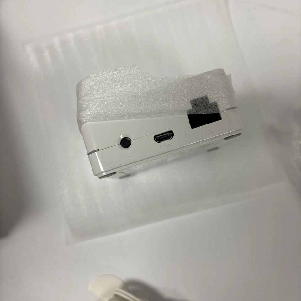 Lutron Caseta Smart Lighting Smart Hub para Bombillas y Ventiladores L-BDG2-WH-Blanco Foto 3 de 4