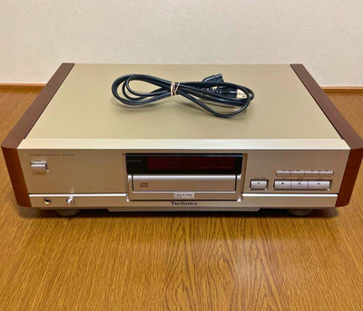 Technics SL-P900 High-End CD Player MASH 1-bit 8DAC Rare G-Series
