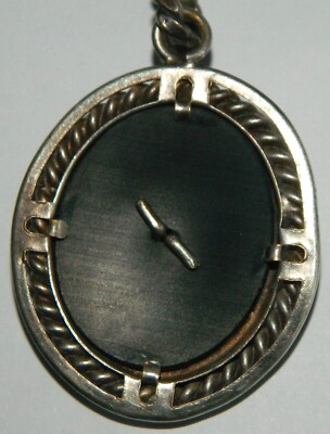 Pendentif Ancien Métal Argenté Avec Chaîne – Début 1900, Superbe état