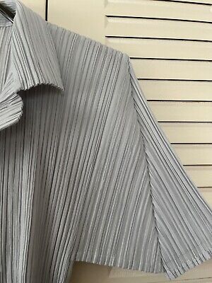 ISSEY MIYAKE Pleats Please Shirt Silver Gray Size 3 from ISSEY MIYAKE Pleats Please Shirt Silver Gray Size 3 from
