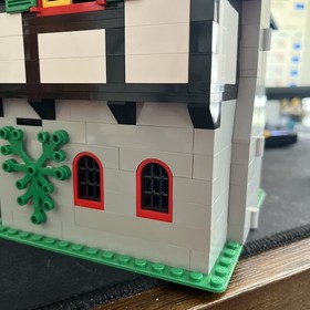 LEGO Blacksmith Shop 3739 (100% COMPLETE w Manual And Box) (2002)