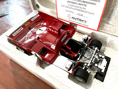 1:18 AutoArt 87505 Alfa Romeo 33 TT 12 1975 1000km Nürburgring Sieger Neu + OVP