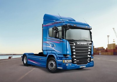 Italeri Scania R 400 Streamline (Flachdach) Maßstab 1:24