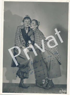 Autographe Photo Clowns Dansants Sœurs Weineck Dédicace Signée M1.45 - Photo 1/2