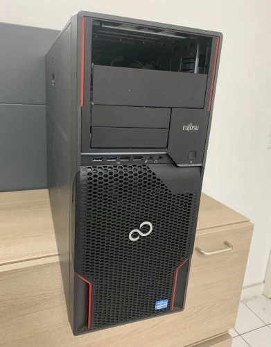 Fujitsu Celsius R920 2x Xeon E5-2665 2.40GHz 24GB DDR Quadro 4000 DVD ohne HDD  - Bild 1 von 1