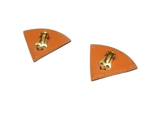 HERMES Triangle Clip-on Earrings - Orange Leather, Fan-Shaped C Stamp - Image 2 of 4