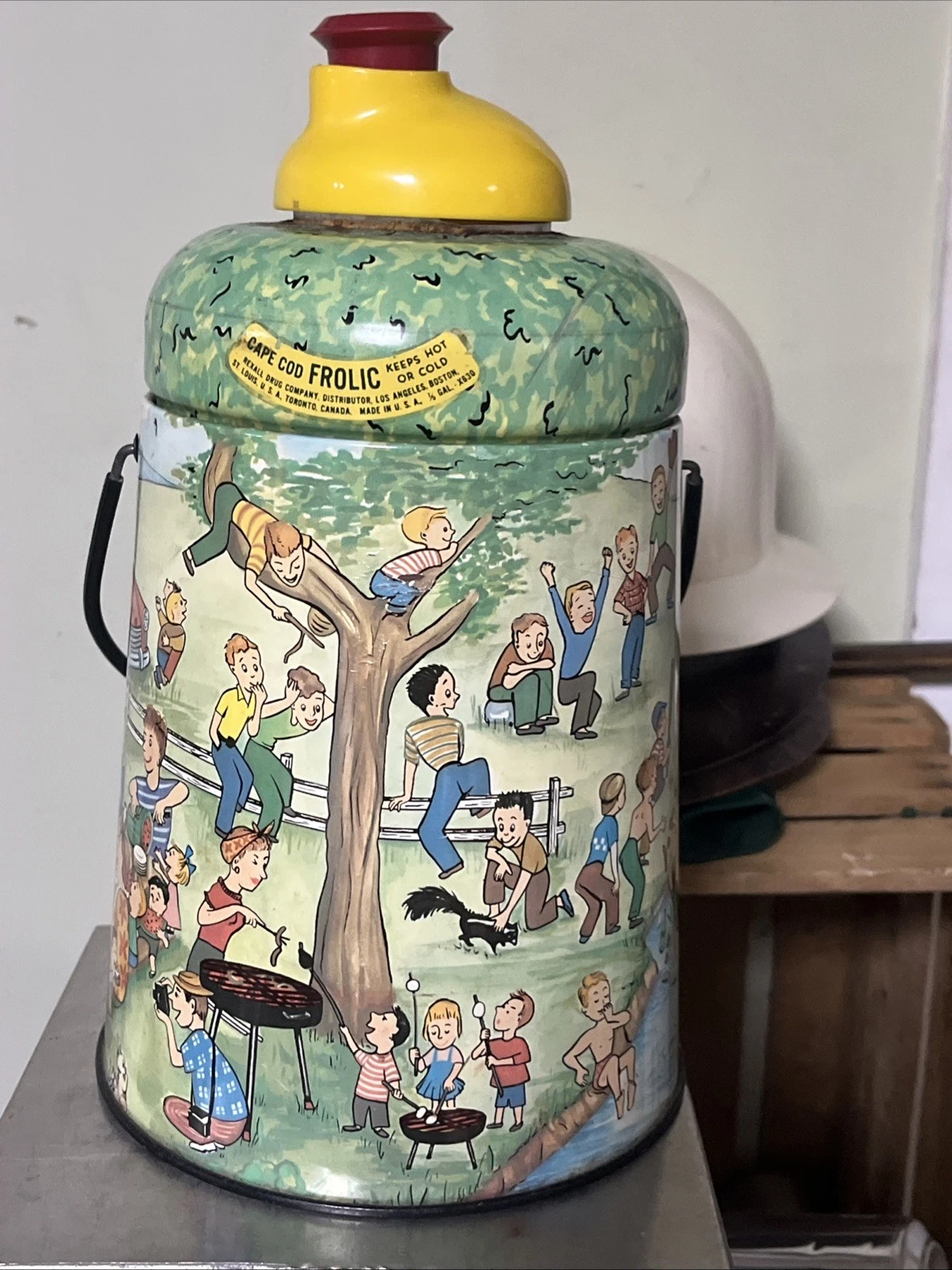 VINTAGE Cape Cod FROLIC Drink Cooler! Rare Darling Graphics
