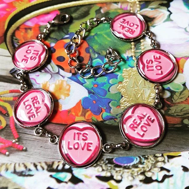 Valentine bracelet deals