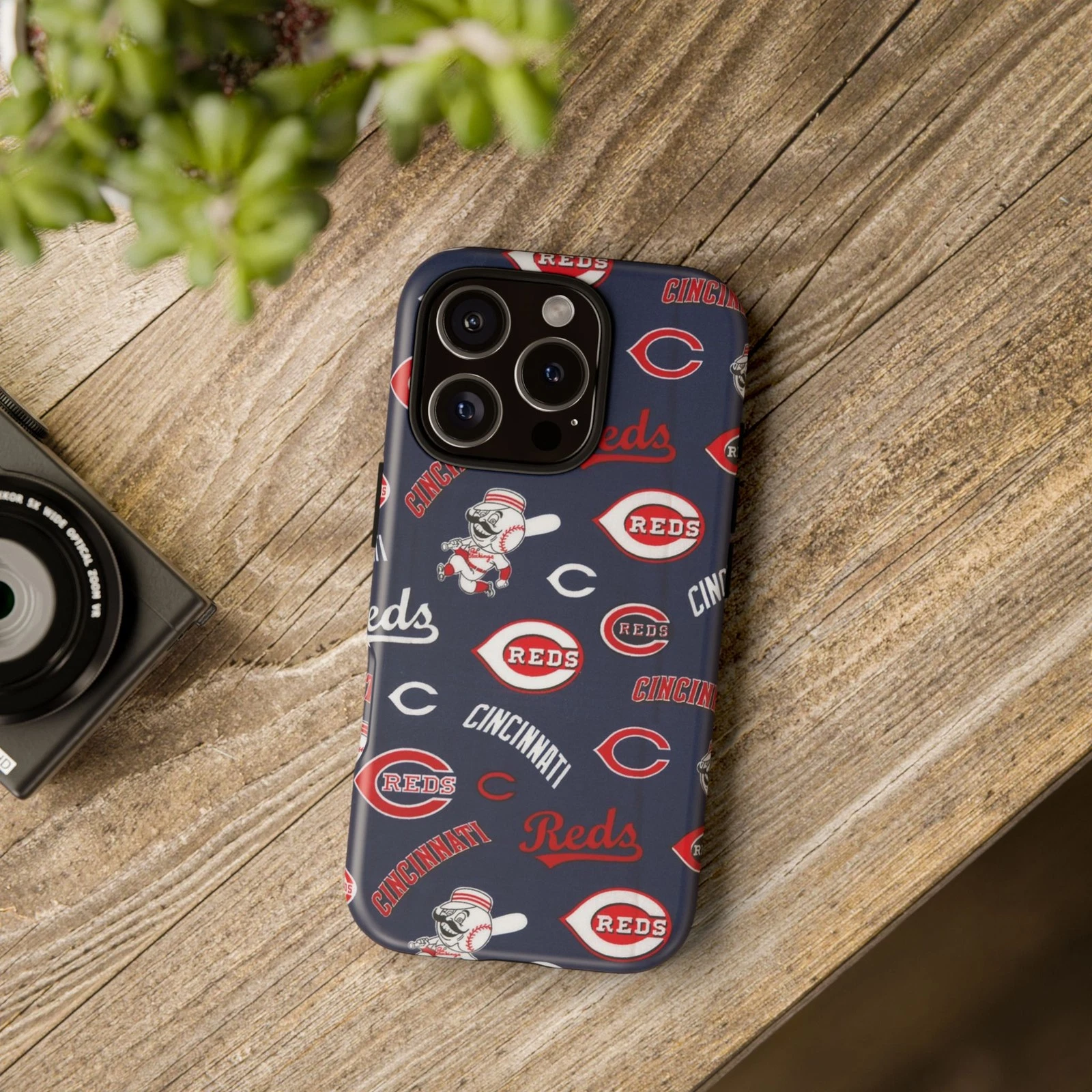 Cincinnati Reds Apple iPhone Cases