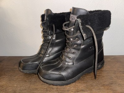 women s Uggs waterproof  winter boots Size 6 Wool Lined Rubber Sole Lace Up