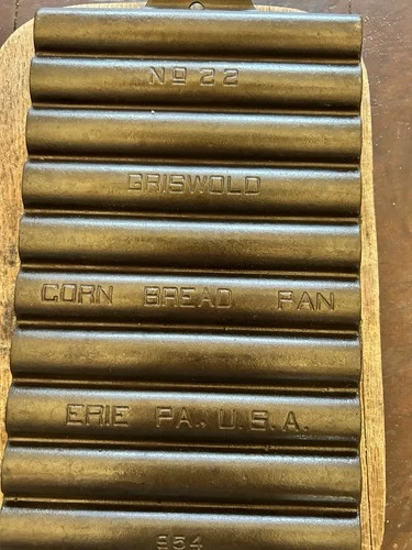Griswold EPU No. 22 Cast Iron Corn Bread Pan P/N 954