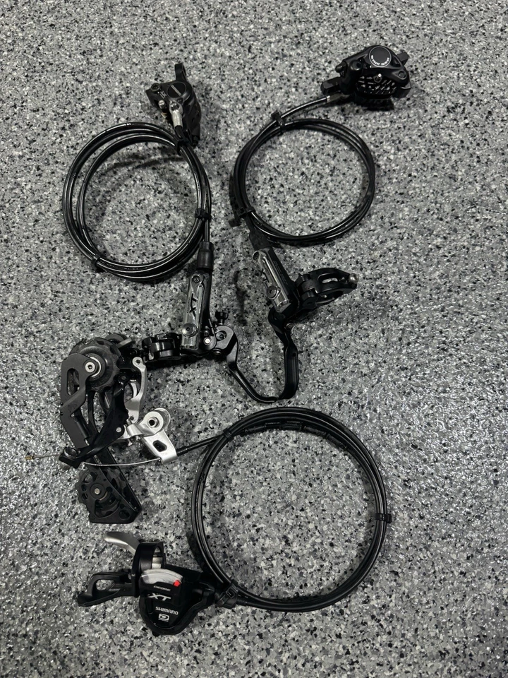 Juego de frenos de disco hidráulicos delanteros y traseros Shimano Deore XT BL-M785-B / BR-M875 Foto 2 de 4