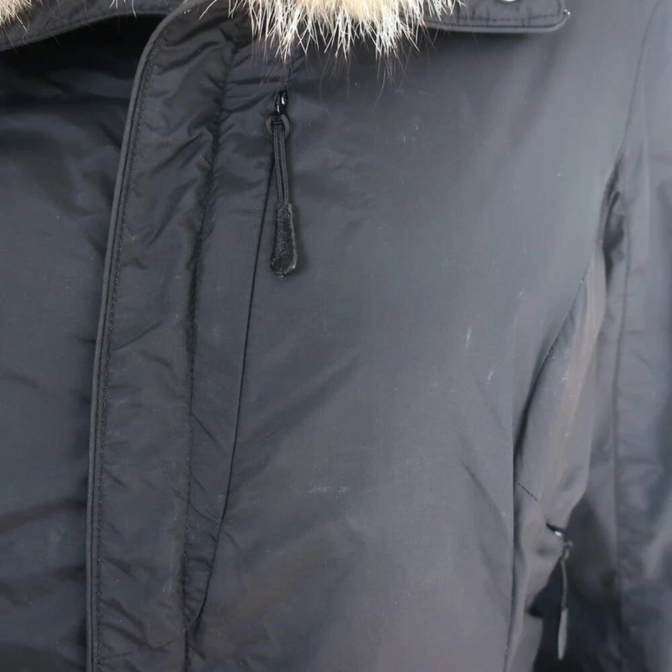 Jaqueta Ralph Lauren Blue Label gola de pele de coiote Parka preta tamanho médio com zíper - Imagem 2 de 4