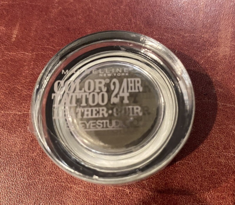Maybelline 24 HOUR Eyeshadow Leather Color 85 Deep Forest  .05z SEALED.