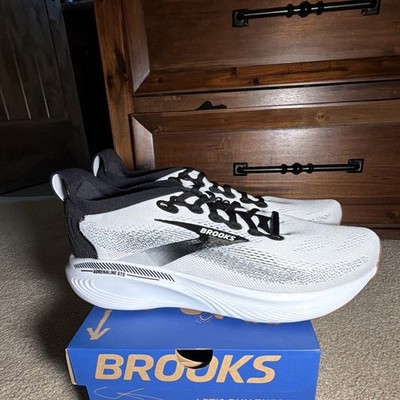 Brooks Adrenaline GTS 25 Men s White/Black Low Top Lace-Up Running 1104541D189