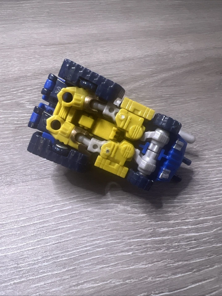 Hasbro 2005 Transformers Cybertron Scout Class Scattershot incompleto Foto 3 de 3