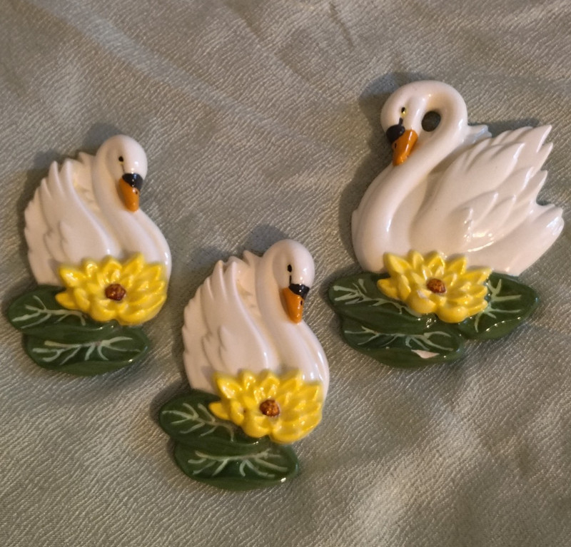 Set Of 3 Vtg Ceramic Swans & Lilly Pads Wall Plaques Decor