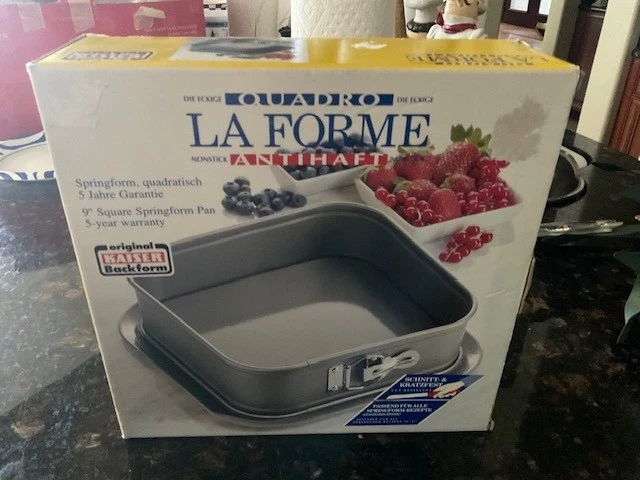 Kaiser Backform Nonstick Square Springform 9" Cake Pan Quadro La Forme