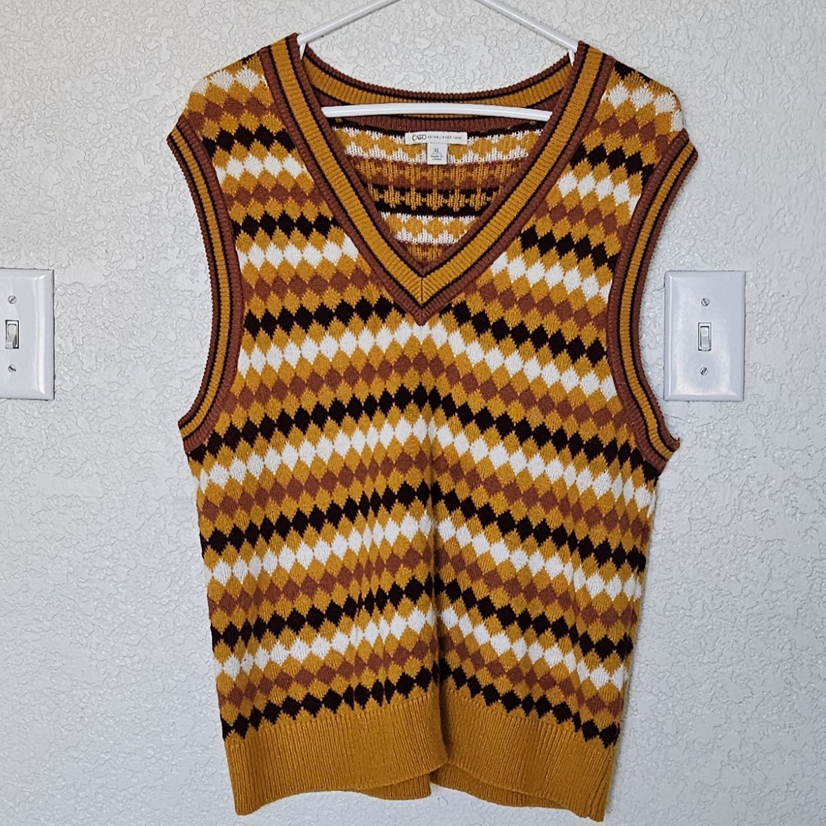 Cato Women's Crop Sweater Vest Size XL Diamond Geometric Pattern Fall Colors