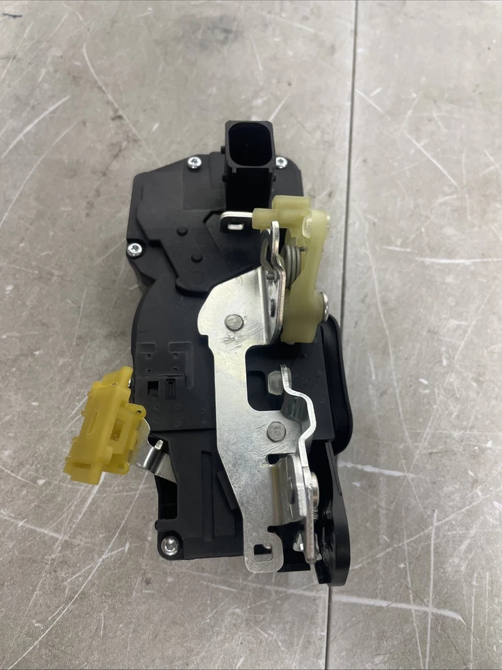Actuador de cerradura de puerta integrado Dorman 931-367 para 04-08 Pontiac Grand Prix Foto 3 de 4