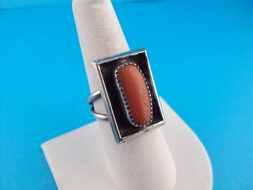 VINTAGE STERLING SILVER NATIVE AMERICAN RED CORAL RING--DONOVAN KINSEL(?)--SZ 8