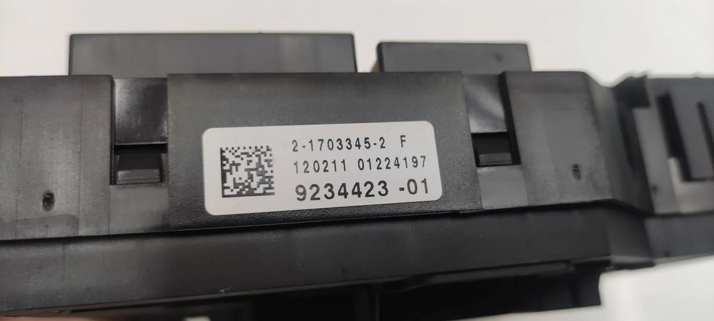 Stromverteiler Sicherungskasten Relais Relai BMW F10 5er 2012  