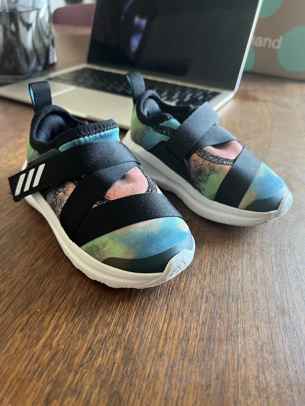 Sneakers slip on Adidas Bambino Z cinturino scarpe da ginnastica colorate taglia 6 5k GUC