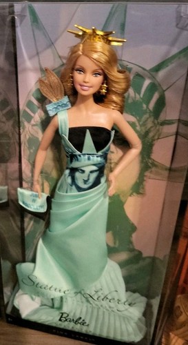Lot of 4 DOTW Landmark Barbies- Sydney Opera; Statue of Liberty; Big Ben; Eiffel - Picture 4 of 9