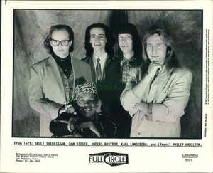 Press Photo: FULL CIRCLE 8x10 B&W 1991