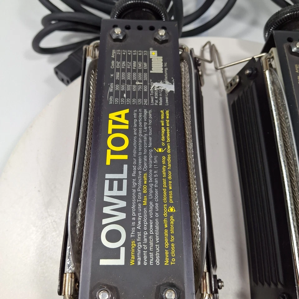 2x Lámparas Lowel Tota con bombillas y cables de alimentación - probadas funcionando Foto 4 de 4