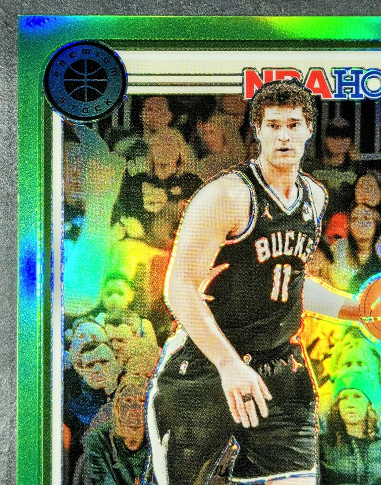 Aros Brook Lopez NBA 2023-24 Stock Premium 1/5 Verde Neón Prizm #4 Color Match Foto 3 de 4