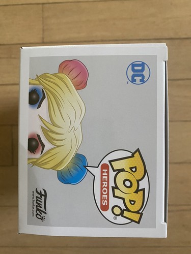 Funko Pop! DC Super Heroes Harley Quinn con mazo #301 exclusivo de Gamestop *NUEVO* - Imagen 3 de 5