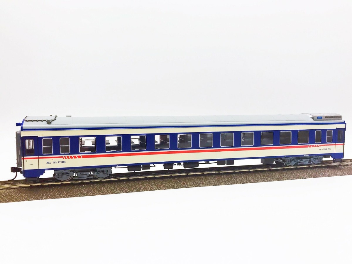 Bachmann China Railway YW25K Hard Sleeper Passenger Coach