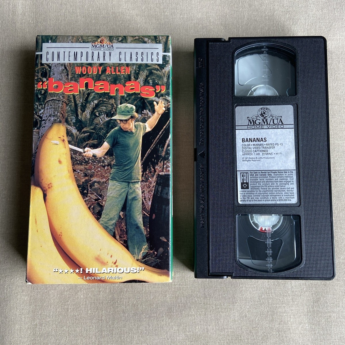 Bananas (VHS 1971) Slapstick Comedy Woody Allen Louisse Lasser