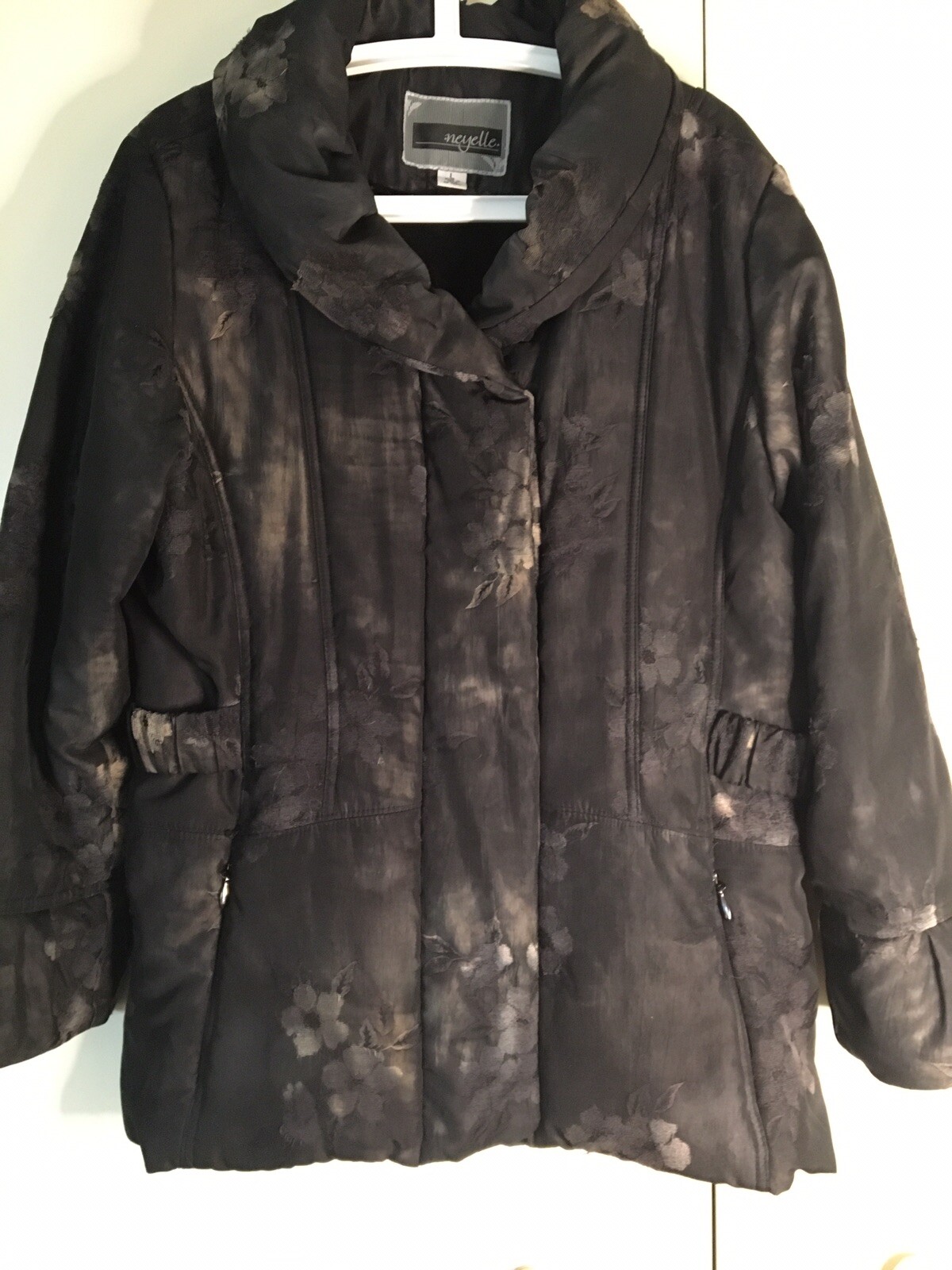 Neyelle Large Poly Filled Boho Jacket Floral Etch… - image 1