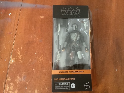 STAR WARS THE Black Series Mandalorian Beskar Armor 6-Inch Action