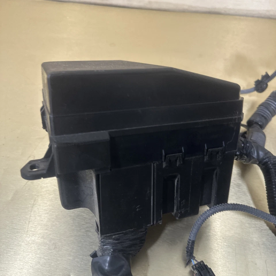 MITSUBISHI OUTLANDER 2019 SALA DE MOTORES ARNÉS DE CABLEADO OEM Foto 2 de 4