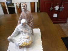 Vintage Holy Family CeramicStatue with Joseph, Mary, and the Baby Jesus 11