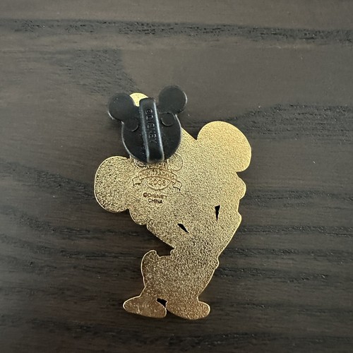 DISNEY WDW 2008 FOUR PARKS ONE WORLD BOOSTER COLLECTION DONALD MGM HAT PIN - Picture 2 of 2