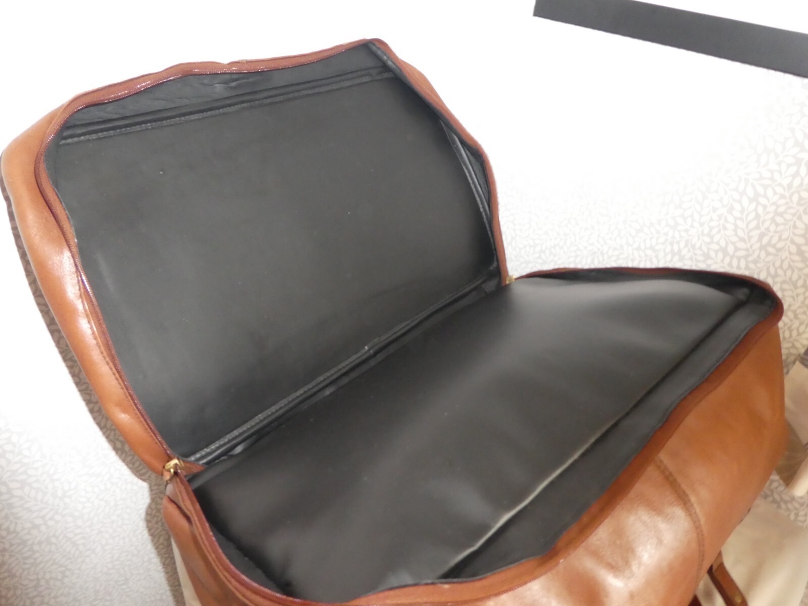 Hidesign leather holdall overnight/weekend travel bag with 2