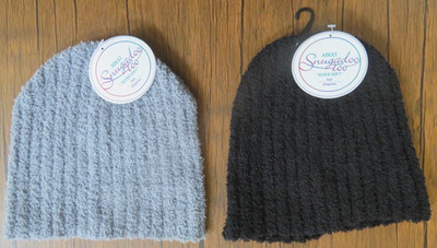Two Adult Snugadoo Too Super Soft Hats Beanie Winter Hats Chapeau Black and Gray