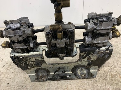 Mack Bendix Relay Valve K078420 and M-32 Modulator Valves K022188  