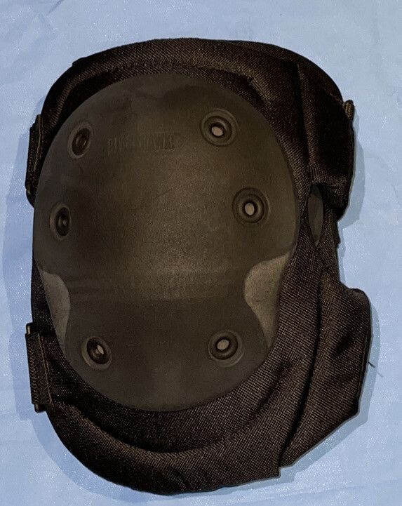Blackhawk Advanced Tactical Knee Pad V.2 Nylon Shell Black Blackhawk Advanced Tactical Knee Pad V.2 Nylon Shell Black