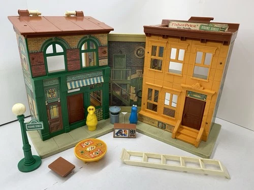 Vintage 1974 Fisher-Price Play Family Sesame Street #938 Play Set W/some Figures