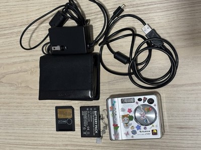 Fujifilm FinePix F401 3.1MP DigIcam Silver 3x Zoom w/ Accessories