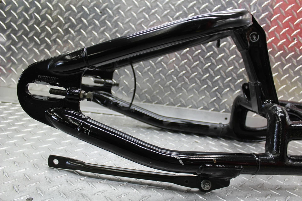 Honda Shadow VLX 600 VT600CD 1999 basculante trasero de lujo 52200-MZ8-305ZA Foto 3 de 4