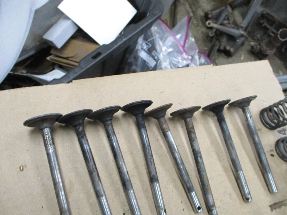 Lote de 25 válvulas, resortes, tazas, elevadores y 7 pasadores enrollables modelo MAXWELL 1916 1917 Foto 3 de 4